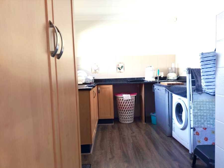 3 Bedroom Property for Sale in Fraaiuitsig Western Cape